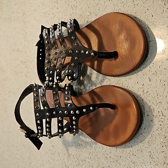 Spike studded Aldo sandals - Picture 2 of 5